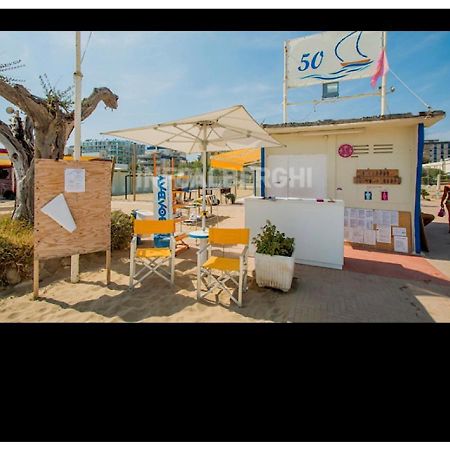 Hotel Silvana Beach Rímini Exterior foto